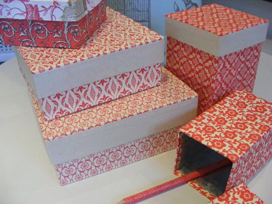 kleine Boxen und Dosen in rot - weiß kleine Boxen und Dosen in rot - weiß