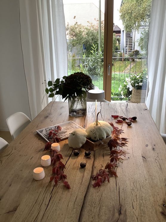 Ein bisschen Herbstdeko aufgetischt Ein bisschen Herbstdeko aufgetischt