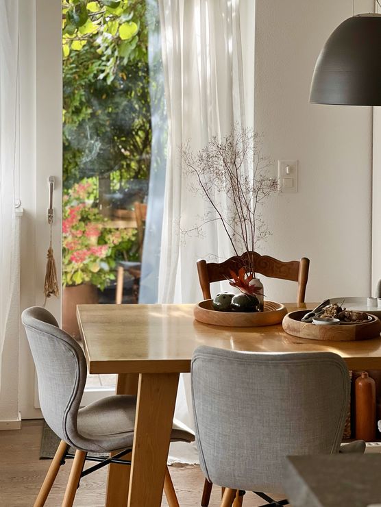 Den Ausblick vom Tisch Den Ausblick vom Tisch