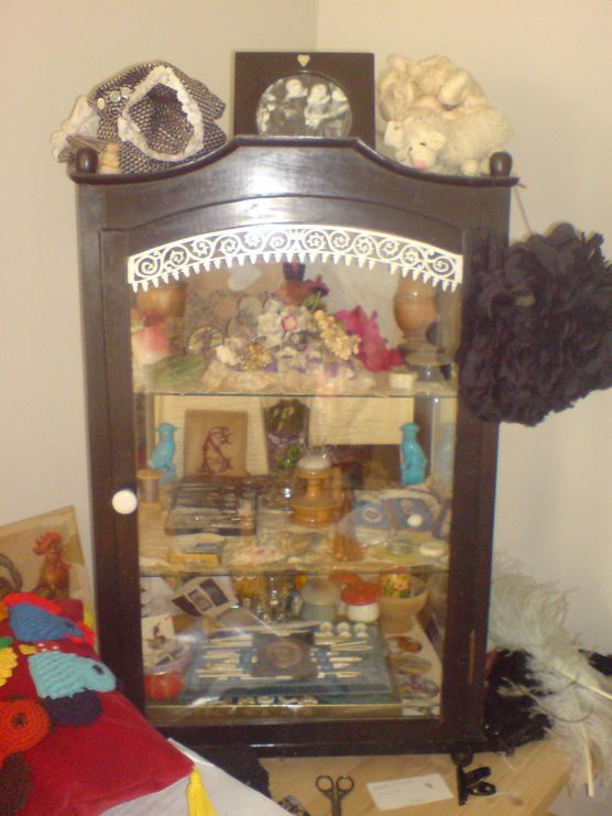 Gefüllter Schrank Gefüllter Schrank