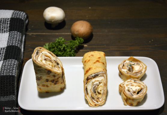 Crêpe-Röllchen mit Pilzcreme-Füllung Crêpe-Röllchen mit Pilzcreme-Füllung