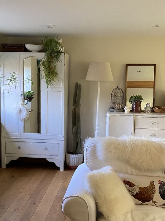 Kleiderschrank im Wohnzimmer, eigentlich Kleiderschrank im Wohnzimmer, eigentlich