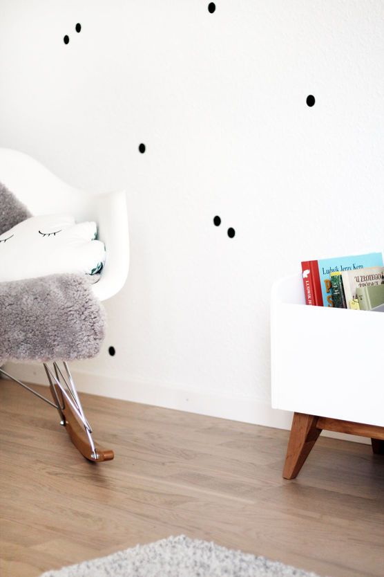 Ein Bücherkasten für den Kleinsten Ein Bücherkasten für den Kleinsten