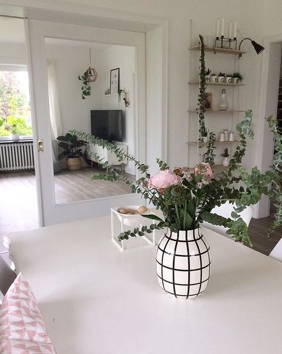 Blick vom Esszimmer ins Wohnzimmer Blick vom Esszimmer ins Wohnzimmer