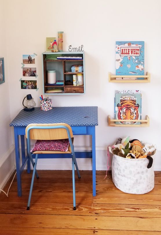 Hier malt und bastelt Hier malt und bastelt