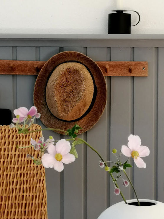 Die ersten Herbstanemonen aus Die ersten Herbstanemonen aus