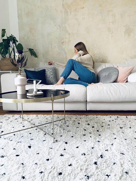 insta: vavavabroom insta: vavavabroom