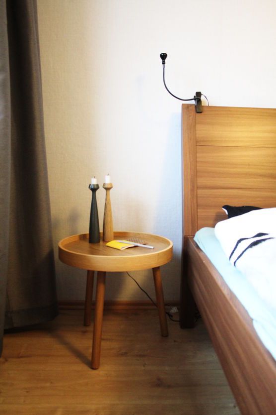 mein Nachttisch mit Kerzenschein mein Nachttisch mit Kerzenschein