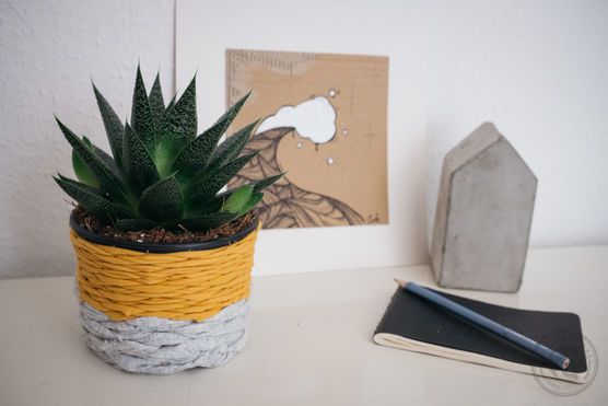 Na, noch nichts zum Nikolaus? DIY Stoffübertopf Na, noch nichts zum Nikolaus? DIY Stoffübertopf