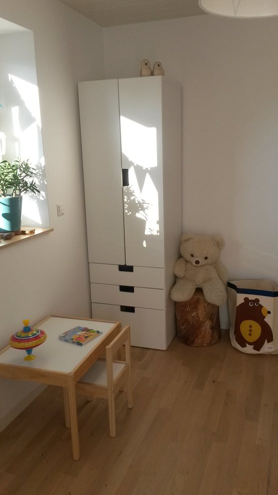 Neuer Schrank im Kinderzimmer Neuer Schrank im Kinderzimmer