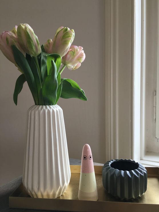 Lacht den Frühling herbei Lacht den Frühling herbei