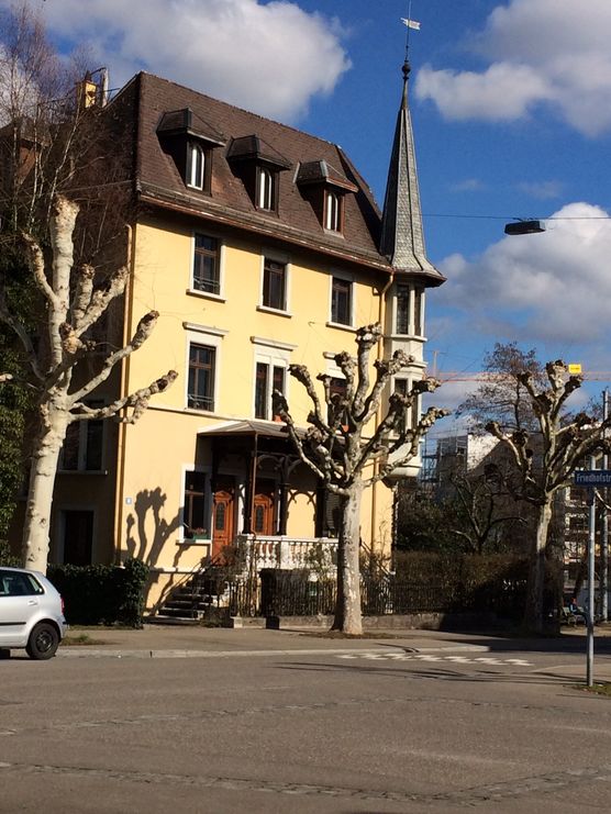 1897 zeigt auch seine Vorderseite 1897 zeigt auch seine Vorderseite