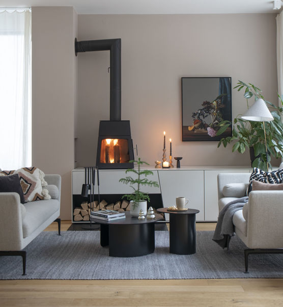 Durchatmen, Tee trinken, Kaminfeuer Durchatmen, Tee trinken, Kaminfeuer