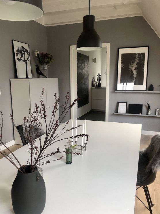 Frische Blumen und Zweige Frische Blumen und Zweige