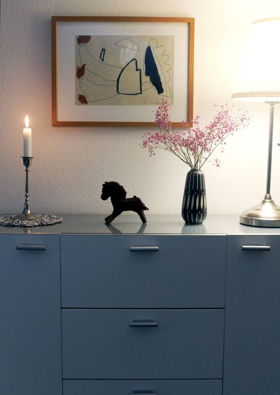 Diese Kommode steht in Diese Kommode steht in