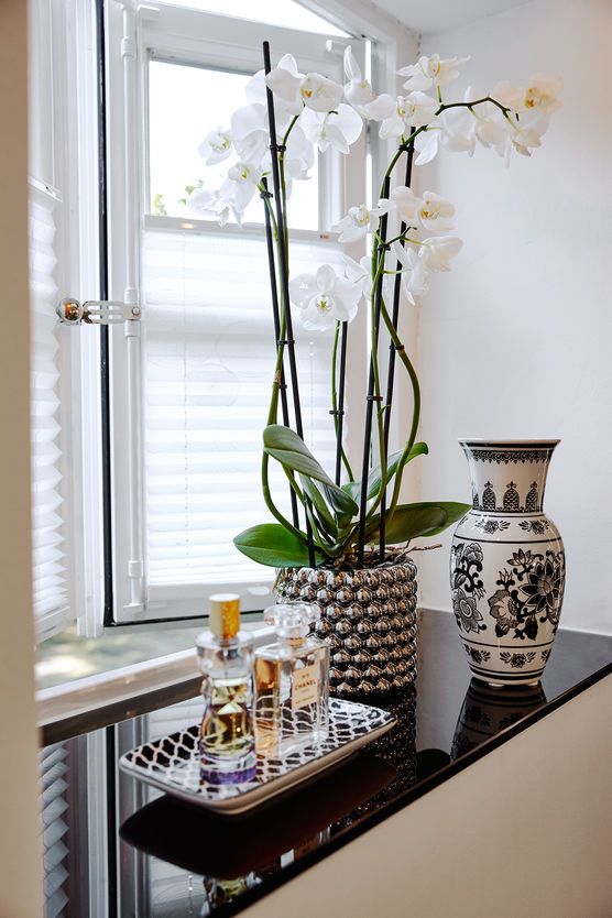 Badfenster mit Glasfensterbank Badfenster mit Glasfensterbank