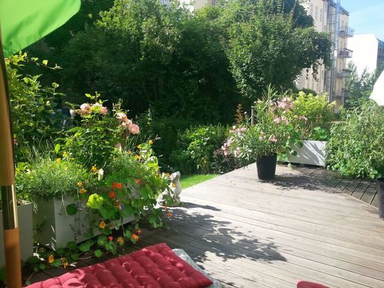 Berliner Hinterhofterrasse 2 Berliner Hinterhofterrasse 2