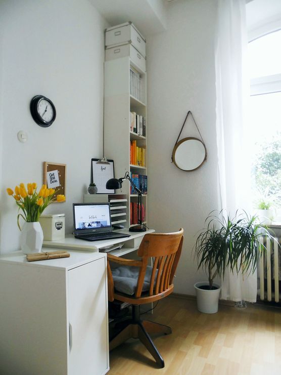 Hochstaplerin am Arbeitsplatz Hochstaplerin am Arbeitsplatz