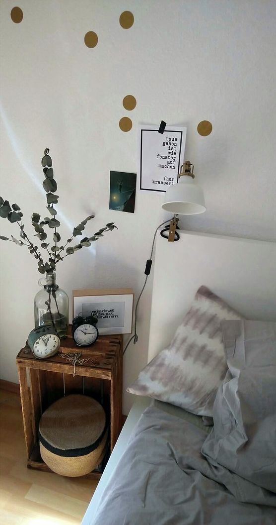 Grau-braun-grün-gold am Bett Grau-braun-grün-gold am Bett