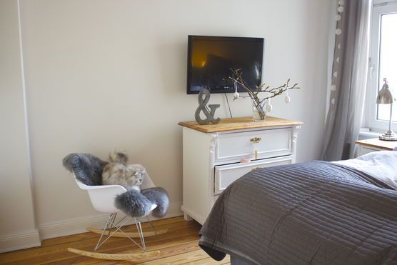 Lieblingsstuhl mit Katze. Lieblingsstuhl mit Katze.