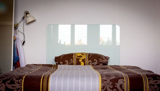 mein erstes Bild auf SLI ☺️ - Headboard aus Glas mein erstes Bild auf SLI ☺️ - Headboard aus Glas