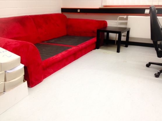 Hilfe! Bezug für Sofa und Kissen gesucht Hilfe! Bezug für Sofa und Kissen gesucht