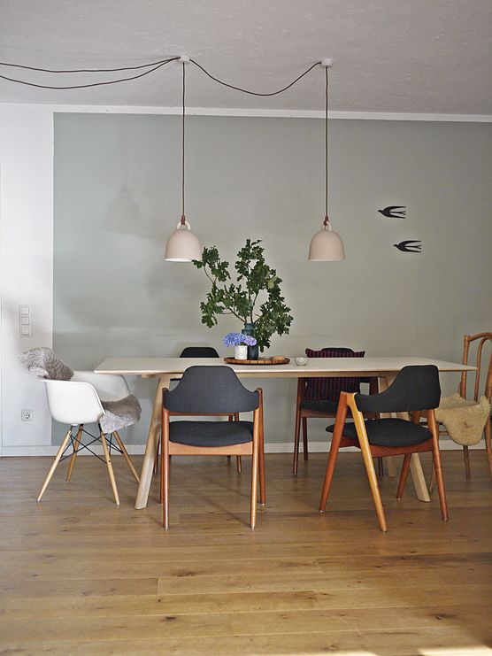 Esstisch im Abendsonnenlicht Esstisch im Abendsonnenlicht