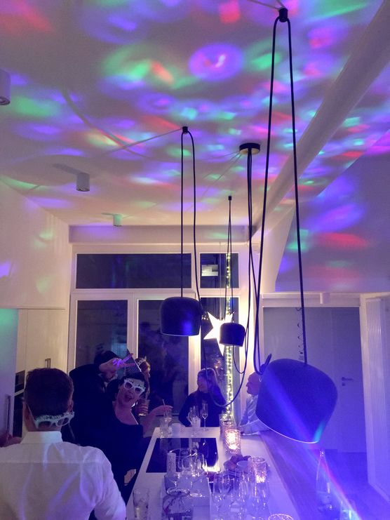 Wir lieben unsere Gäste, Wir lieben unsere Gäste,