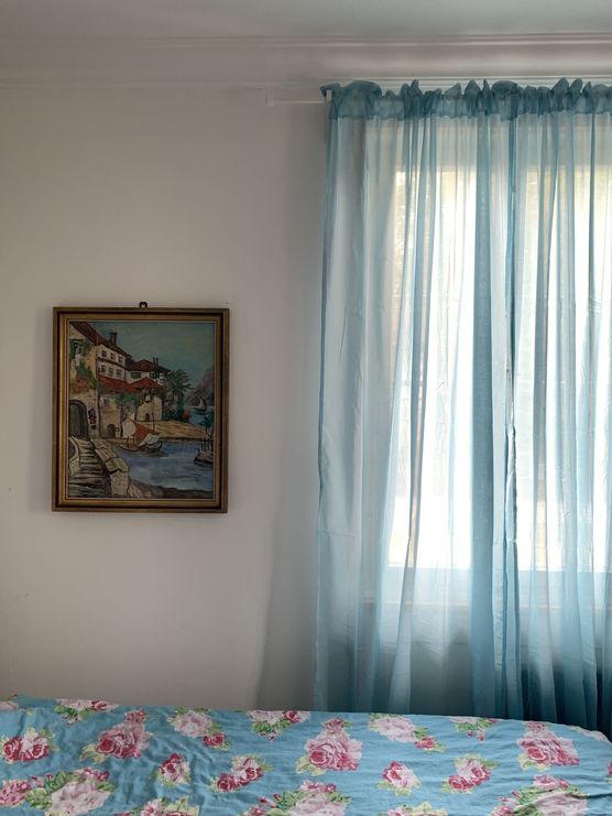 Himmelblau und Rosen gegen Himmelblau und Rosen gegen