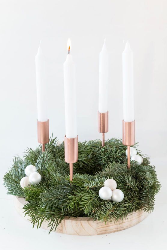 Adventskranz mit Kupfer und Holz Adventskranz mit Kupfer und Holz