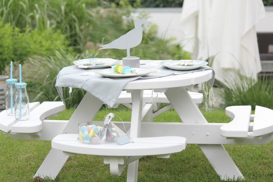 Ein neuer Kindertisch für den Garten Ein neuer Kindertisch für den Garten