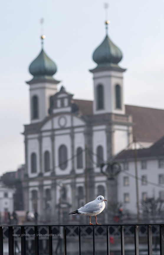 Da draußen friert jemand. Da draußen friert jemand.