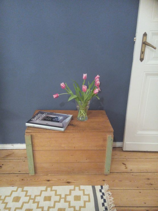 Neue blaue Wand.... und ein Hauch von Frühling Neue blaue Wand.... und ein Hauch von Frühling