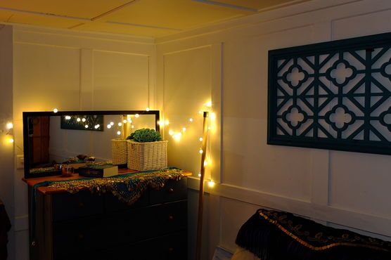 Das String Pocket Regal würde sich zwischen Spiegel und Holzdeko gut machen... Das String Pocket Regal würde sich zwischen Spiegel und Holzdeko gut machen...