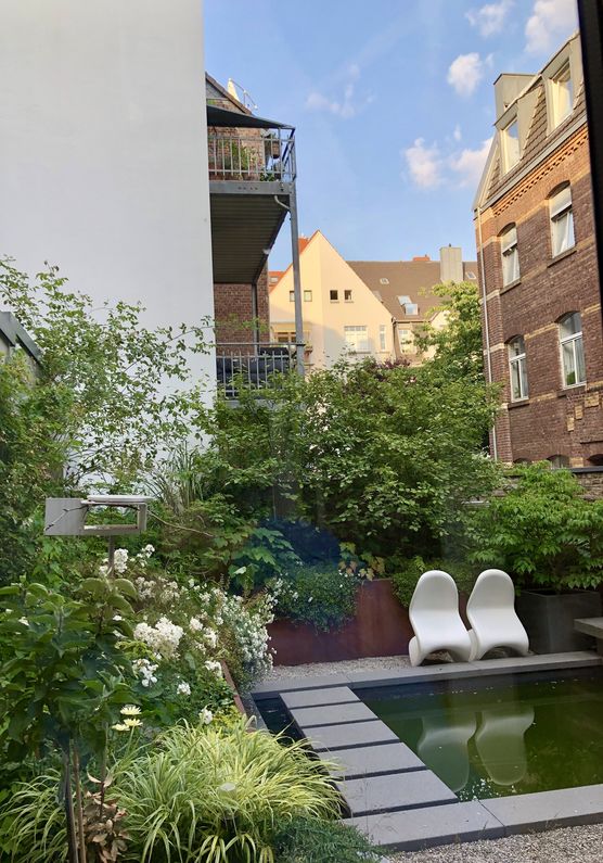 Am Himmel jagen sich Am Himmel jagen sich