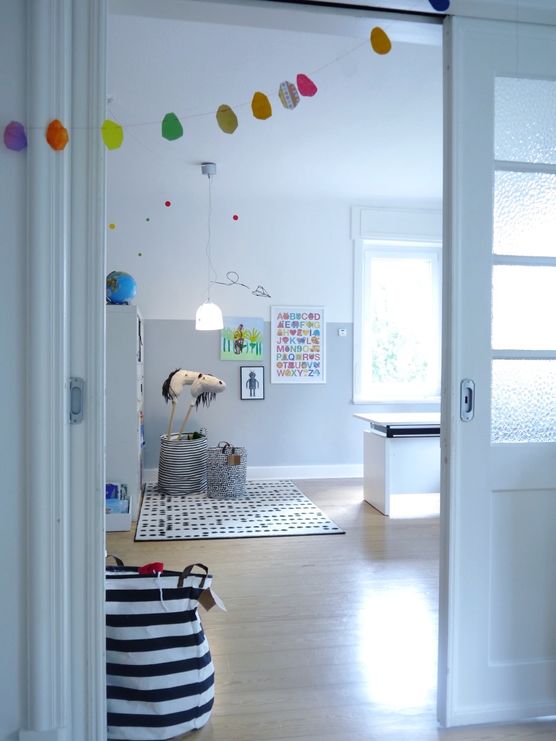 Schreibtisch ohne Stuhl Schreibtisch ohne Stuhl