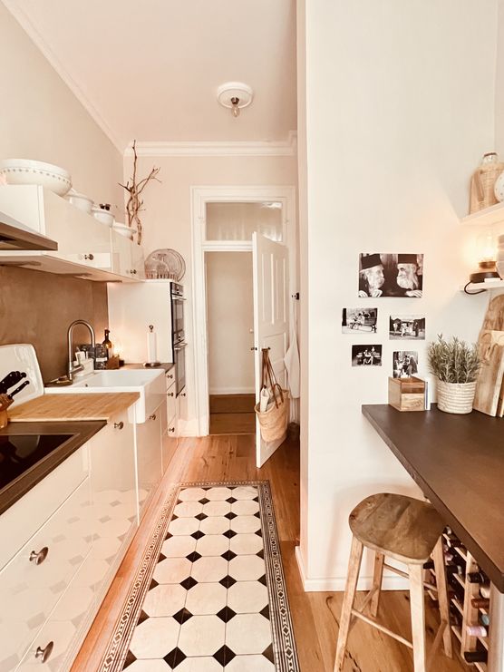 ☕️ 🥐 ☕️ 🥐