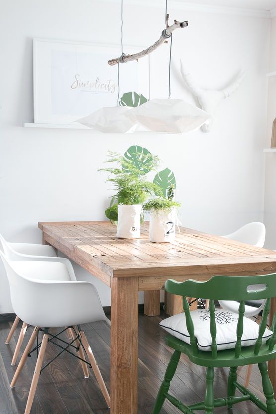 Essplatz im Sonnenlicht Essplatz im Sonnenlicht