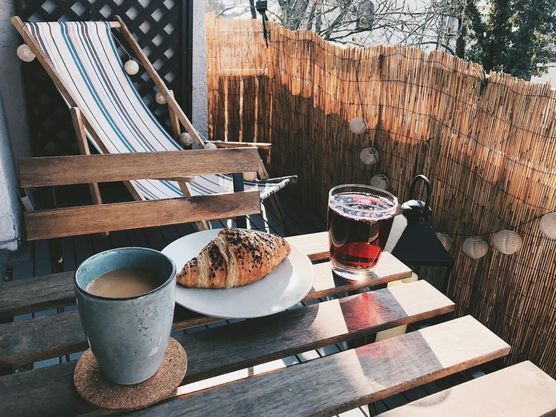 Frühstück auf Balkonien Frühstück auf Balkonien