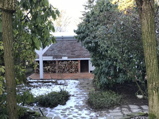 Das wird sie. Die Außenküche... Das wird sie. Die Außenküche...