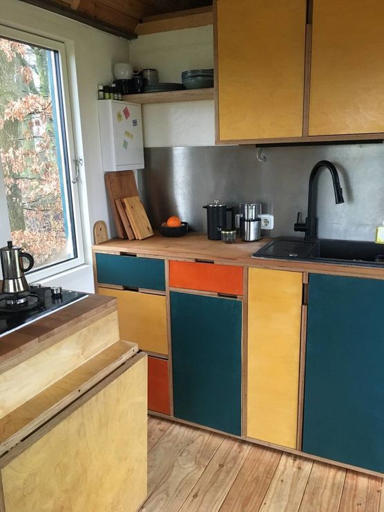 Lutzies Küche
Hier ein Einblick Lutzies Küche
Hier ein Einblick