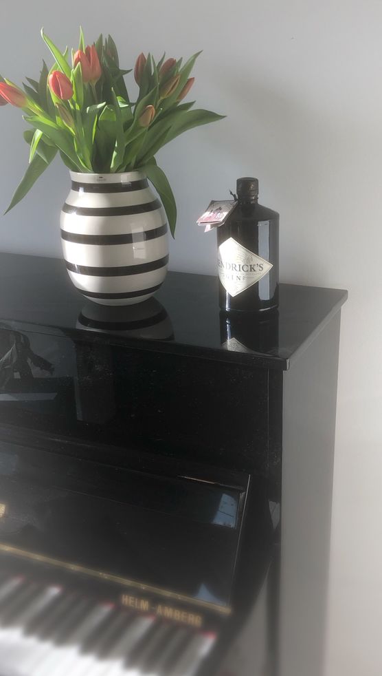 Lieblingsplatz. Mein Klavier. Heute Lieblingsplatz. Mein Klavier. Heute