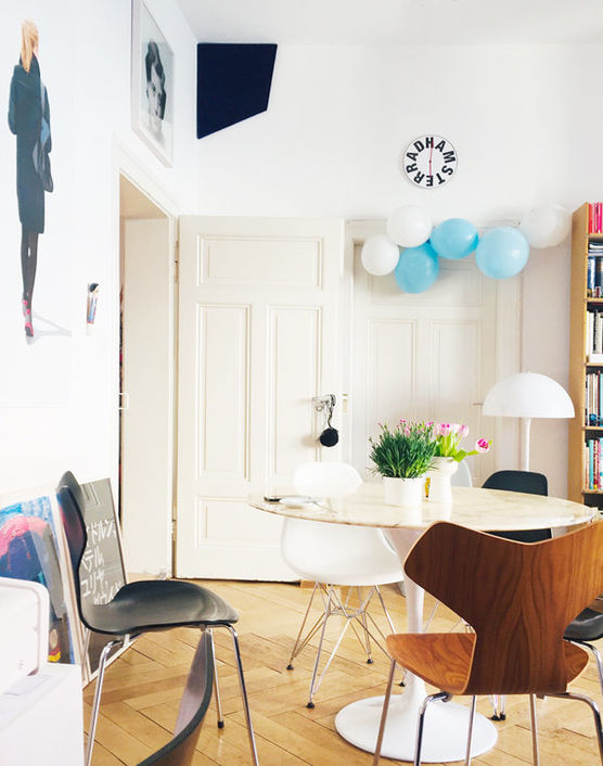 Das ist unser April-Esstisch... Das ist unser April-Esstisch...