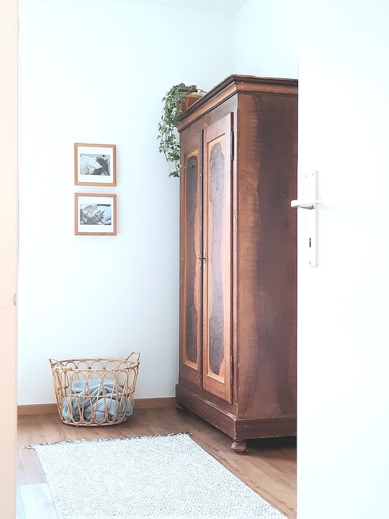 Umfunktionierter ehemaliger Küchenschrank ☺️. Umfunktionierter ehemaliger Küchenschrank ☺️.