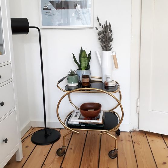 Nachdem dieses Schmuckstück drei Nachdem dieses Schmuckstück drei