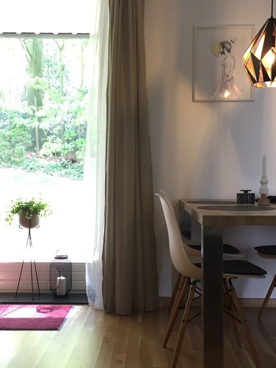 Wohnzimmer-/Gartenblick Wohnzimmer-/Gartenblick