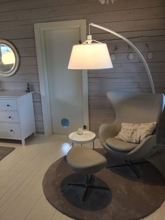 Lampe und Teppich neu Lampe und Teppich neu