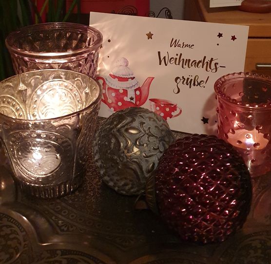 Kerzenschein und Tee... während Kerzenschein und Tee... während