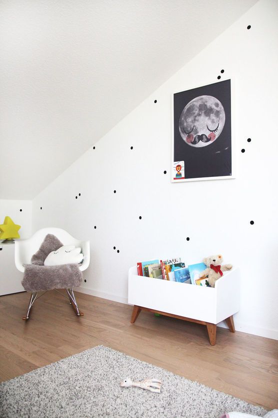 Ein Bücherkasten für den Kleinsten Ein Bücherkasten für den Kleinsten