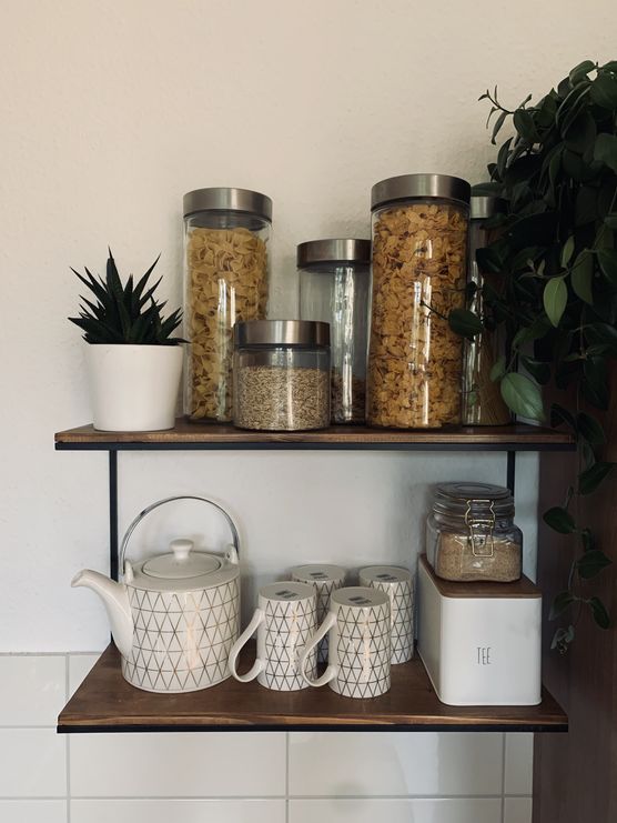 Unser Küchenregal, das mein Unser Küchenregal, das mein